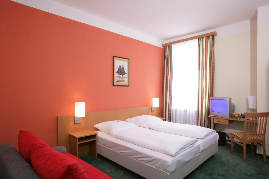 Altstadt-Hotel Zieglerbraeu Dachau Rum bild